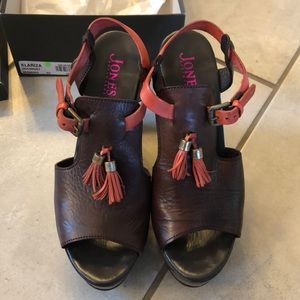 Jones Bootmaker of London Wedge Shoe